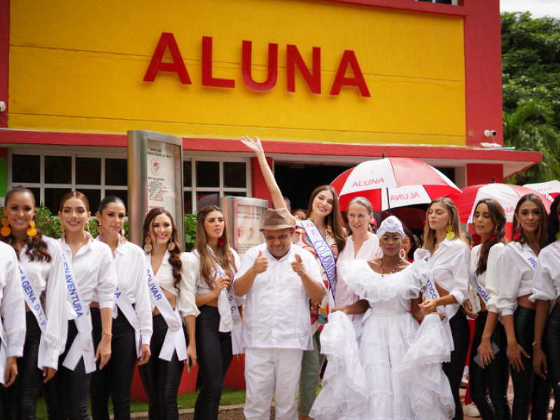Candidtas CNB®, Srta Colombia y estudiantes Aluna
